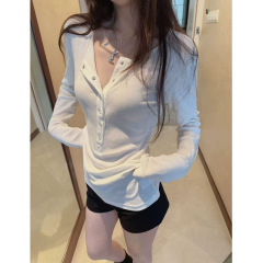 白色亨利领正肩长袖t恤女早秋内搭打底衫设计感小众修身短款上衣