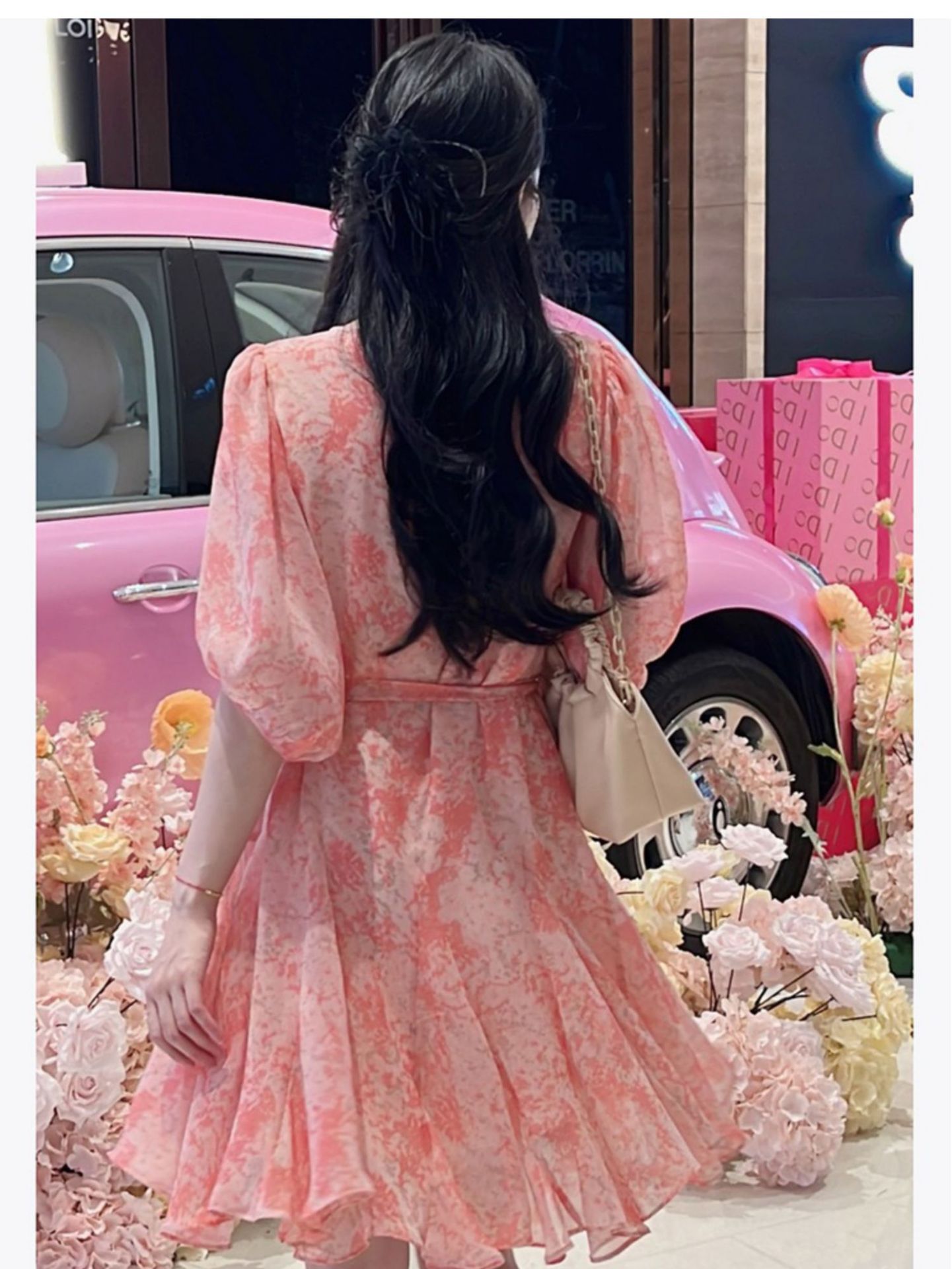 Váy hoa maxi nữ chất liệu chiffon tay ngắn thắt eo — Màu hồng chi tiết 3