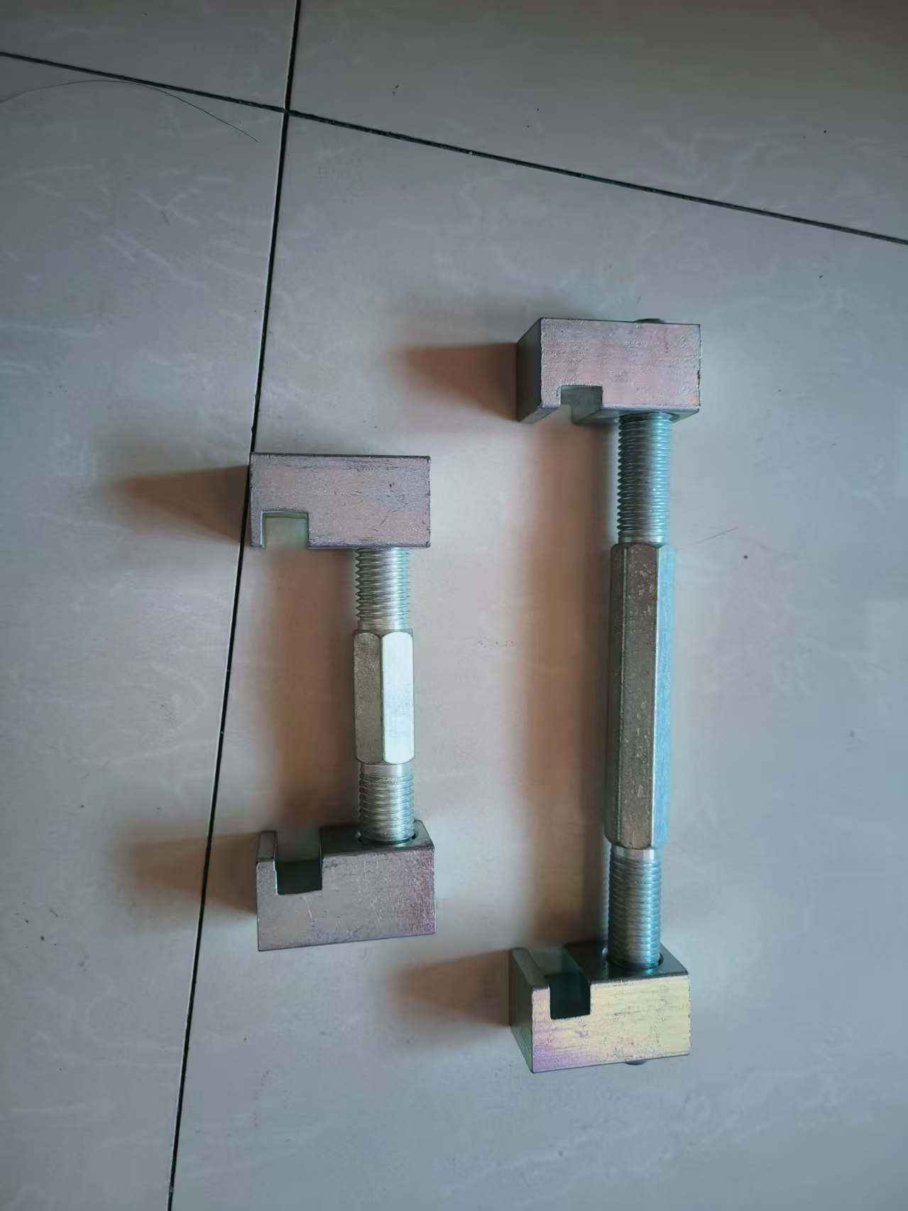 集装箱锁扣 紧固件移动箱房螺定可调节工地用卡扣桥码 连接件