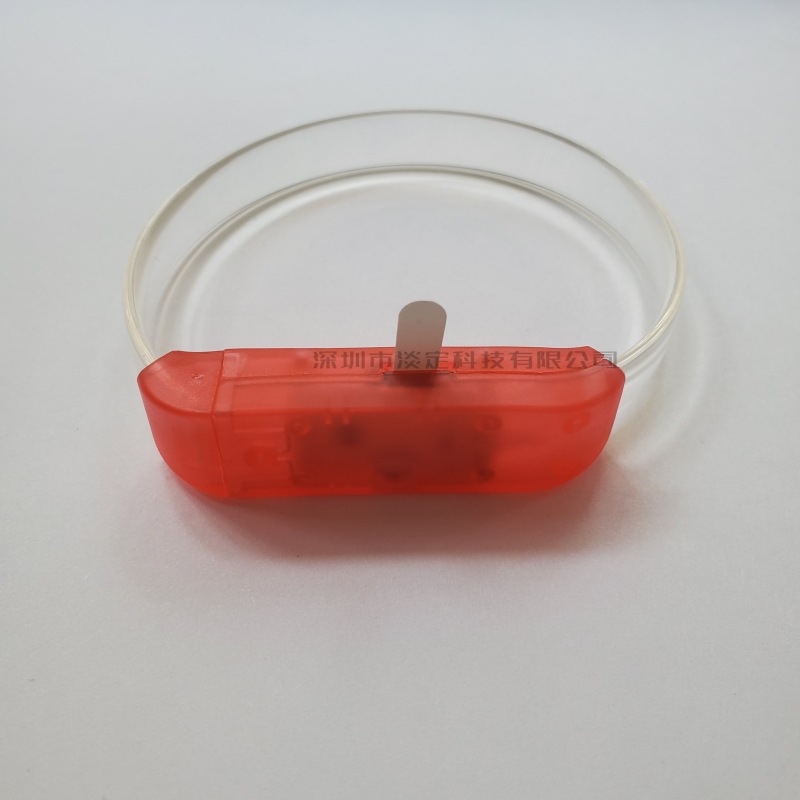 Venta al por mayor controlado por voz LED pulsera luminosa botón TPU flash muñeca Correa vibración atmósfera niños pulsera luminosa