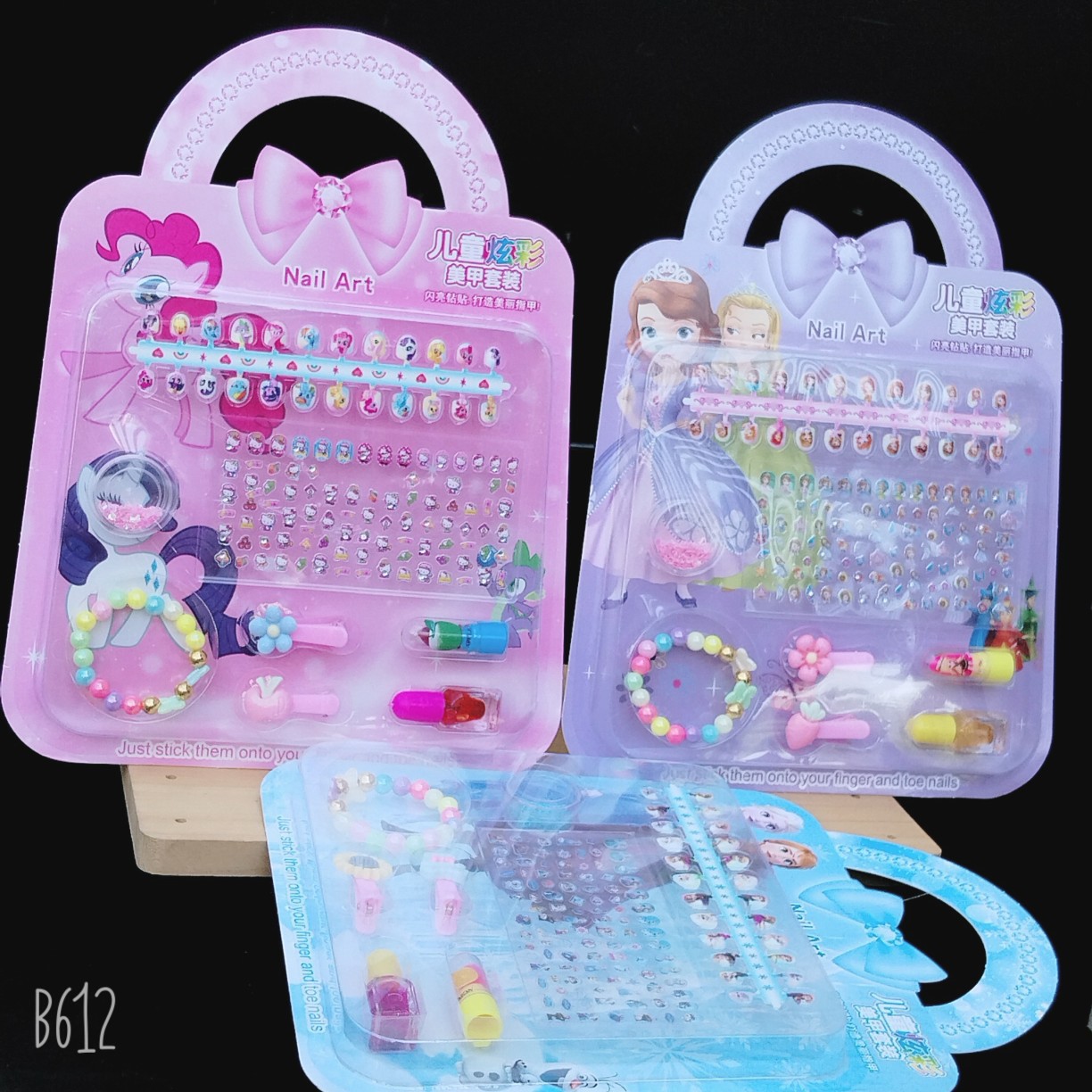 Nuevo feliz dibujos animados dibujos animados burbujas artesanía regalo de recompensa pegatinas de jardín de infantes 3D movimiento tridimensional