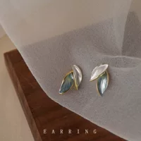 Интернет-знаменитости ins Fresh 925 Серебряное покрытие иглой 14K Текстура Маленькие серьги в виде листьев Женские зеленые серьги Заводские серьги на заказ