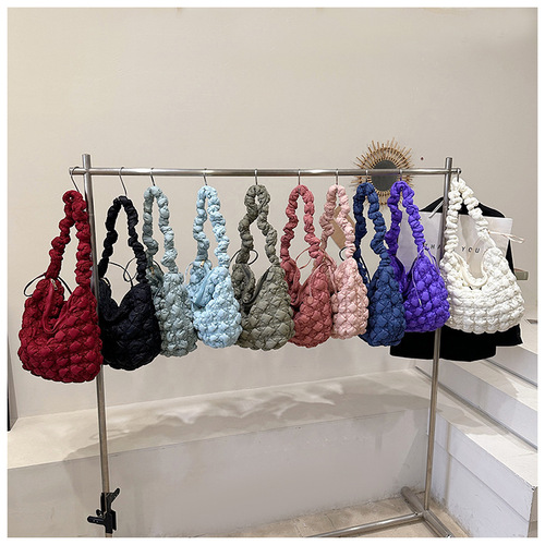  New Honeycomb Stitched Thread Folded Large Capacity Cloud Shape Bag with Adjustable Shoulder Strap Crossbody Bag