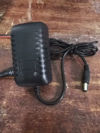 适配器;电池充电器