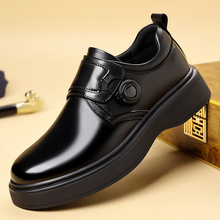 ����Ӣ���L�̄����b�к�����ߵ±�Ь��ɫ���_ܛ�׷������^ƤЬ��