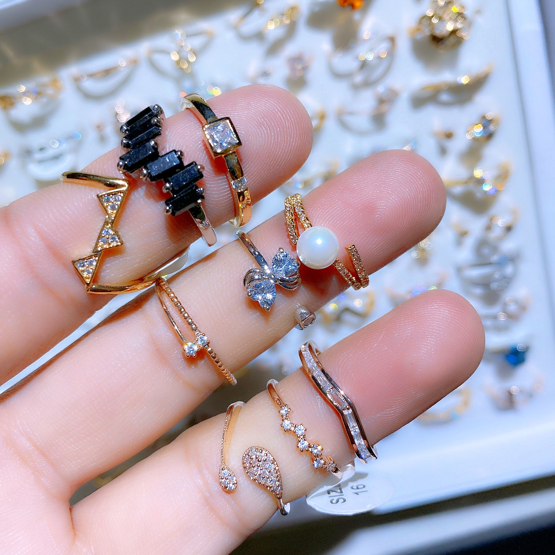 Anelli minimalisti in zircone e rame da donna gioielli_voghion.com
