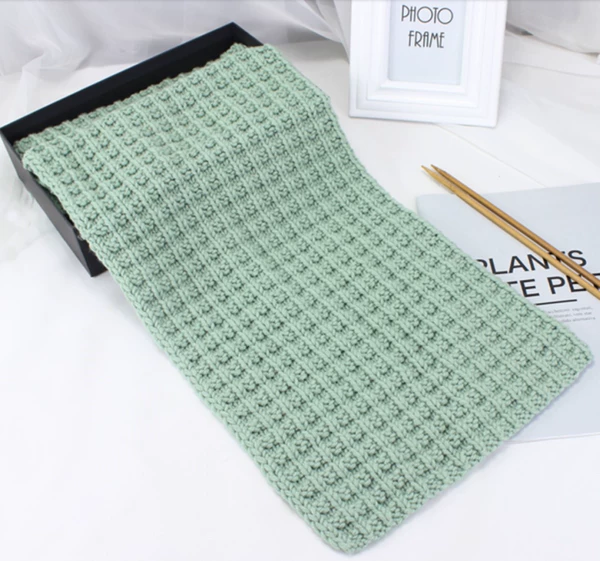 024-2 elegant green