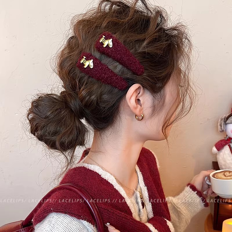 Vintage New Year Red Gold Label Pony Side Hair Clip for Women, High-End Bangs Clip, Autumn and Winter Elegant Hair Accessory Vintage New Year Red Gold Label Pony Side Hair Clip for Women, High-End Bangs Clip, Autumn and Winter Elegant Hair Accessory