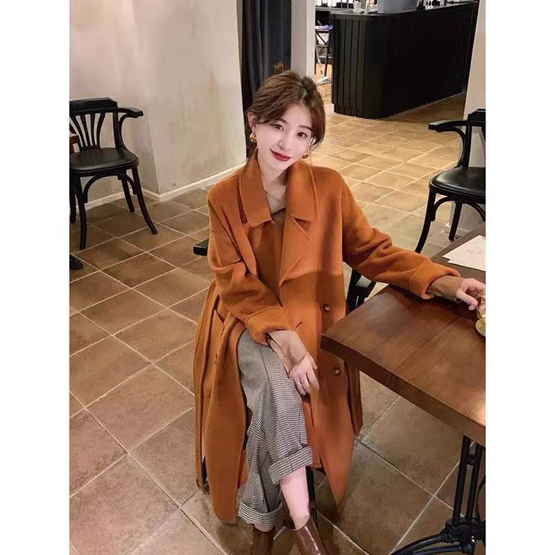 Double-faced Cashmere Coat - Close-up