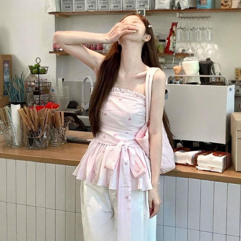 Pink Tube Top for Women in Summer, Suitable for Petite Figures, with Waist-Cinching Tie, Bow, Lace Trim, and Off-Shoulder Short Top