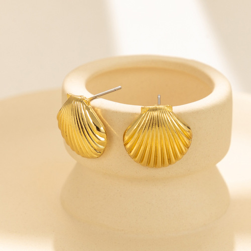  IDEA Creative New Earrings Fashion and Elegant Shell Earrings Simple and Versatile Ladies Alloy Earrings