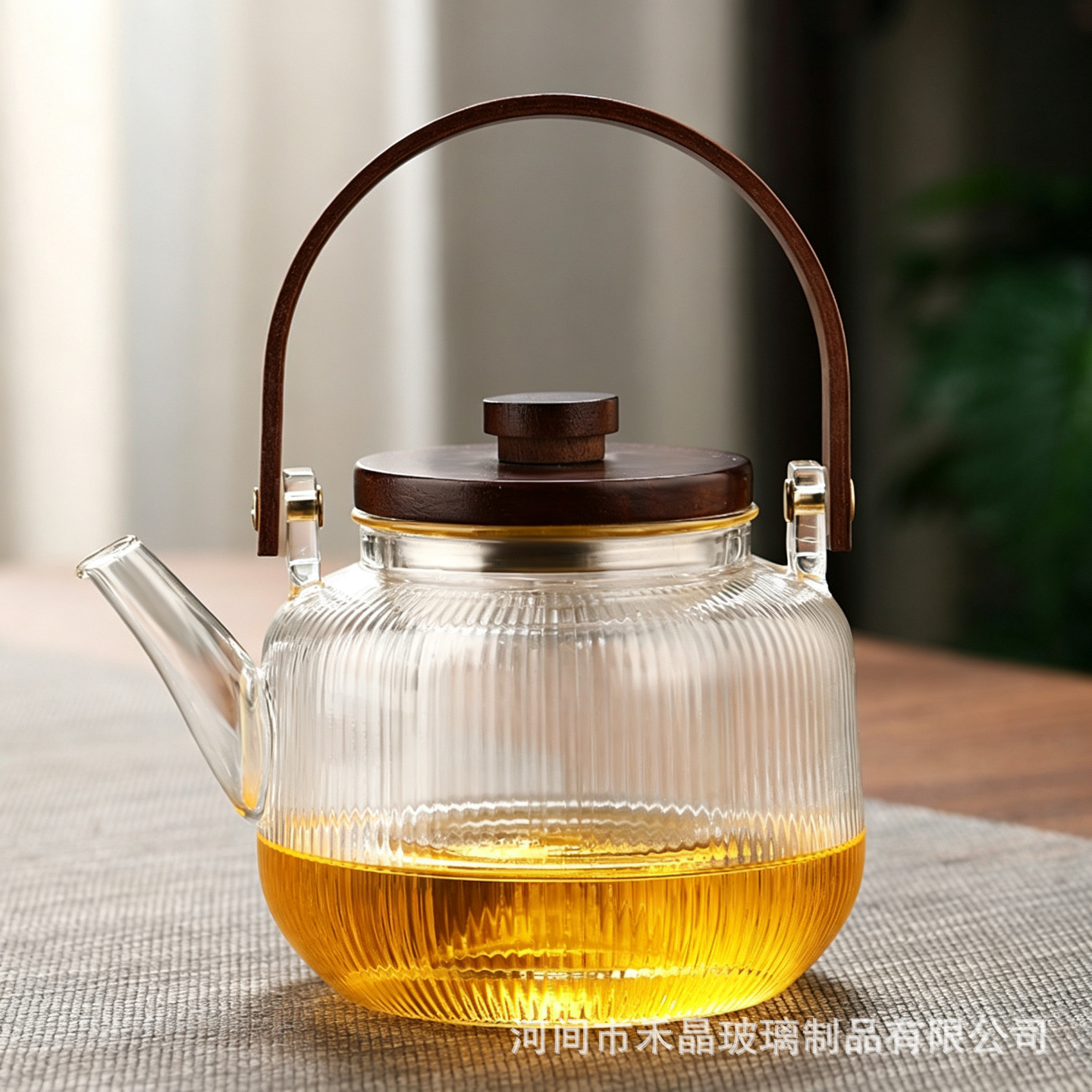 Transparent vertical stripes [no liner] lid comes with rubber ring