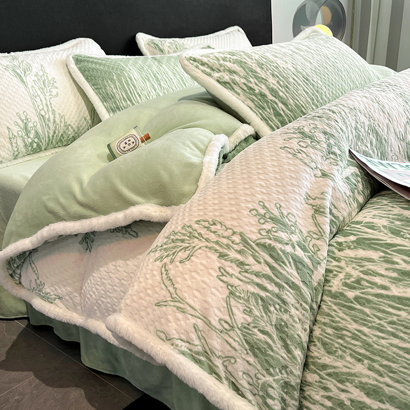 Cama de terciopelo tallado de alta gama de cuatro piezas, ropa de cama de terciopelo de leche de alta gama de lujo ligero, funda de edredón de sábana de terciopelo de coral grueso