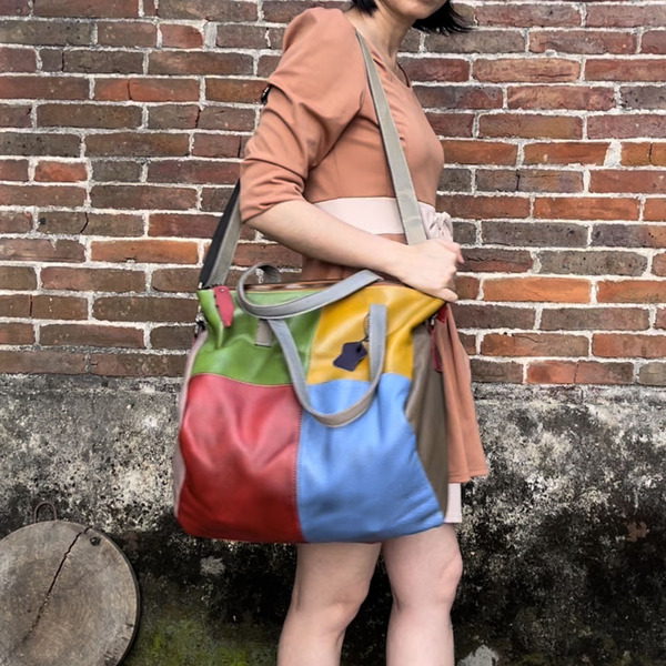 Leather shoulder bag