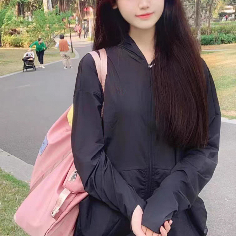 Ropa de mujer de verano nueva ropa de seda de hielo anti-UV suelta universal chaqueta ultrafina fábrica de comercio exterior de mujeres