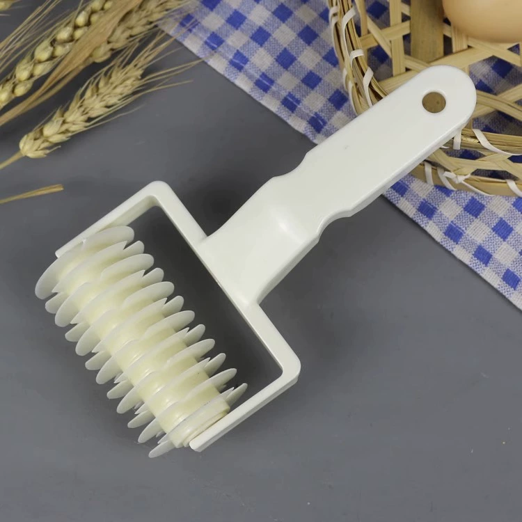 Plastic pull net knife biscuits pizza leather processing mold dough roller knife bread baking tool
