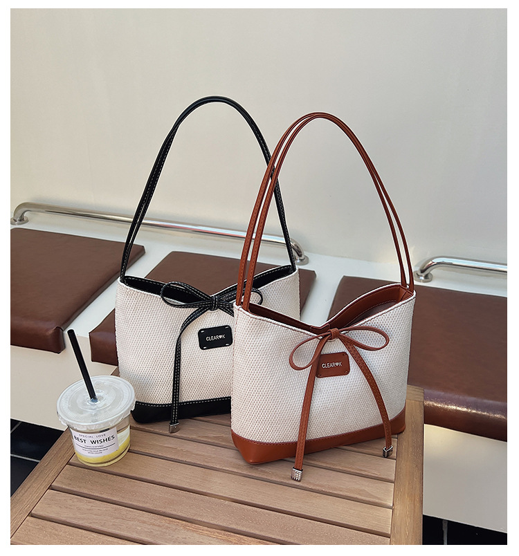 Simple and large-capacity tote bag for women 2025 new style in a two-color Korean-style casual underarm bag with a bow, fashionable and sweet full figure
