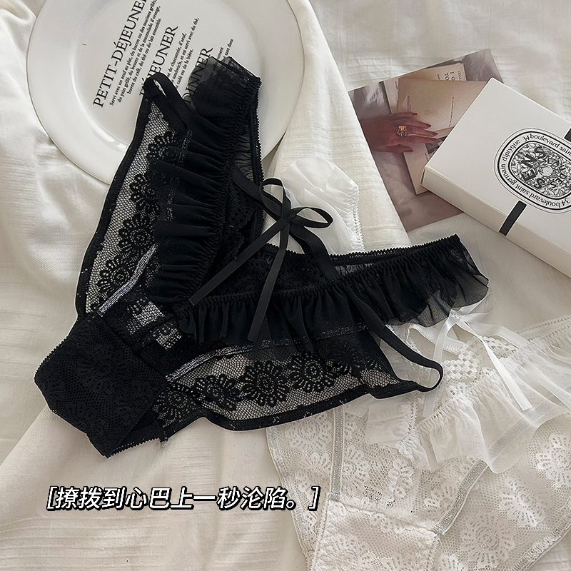 Luo Li Qingfeng ~ Japanese sexy lotus leaf flash lace underwear ladies low waist hollow pure breathable briefs