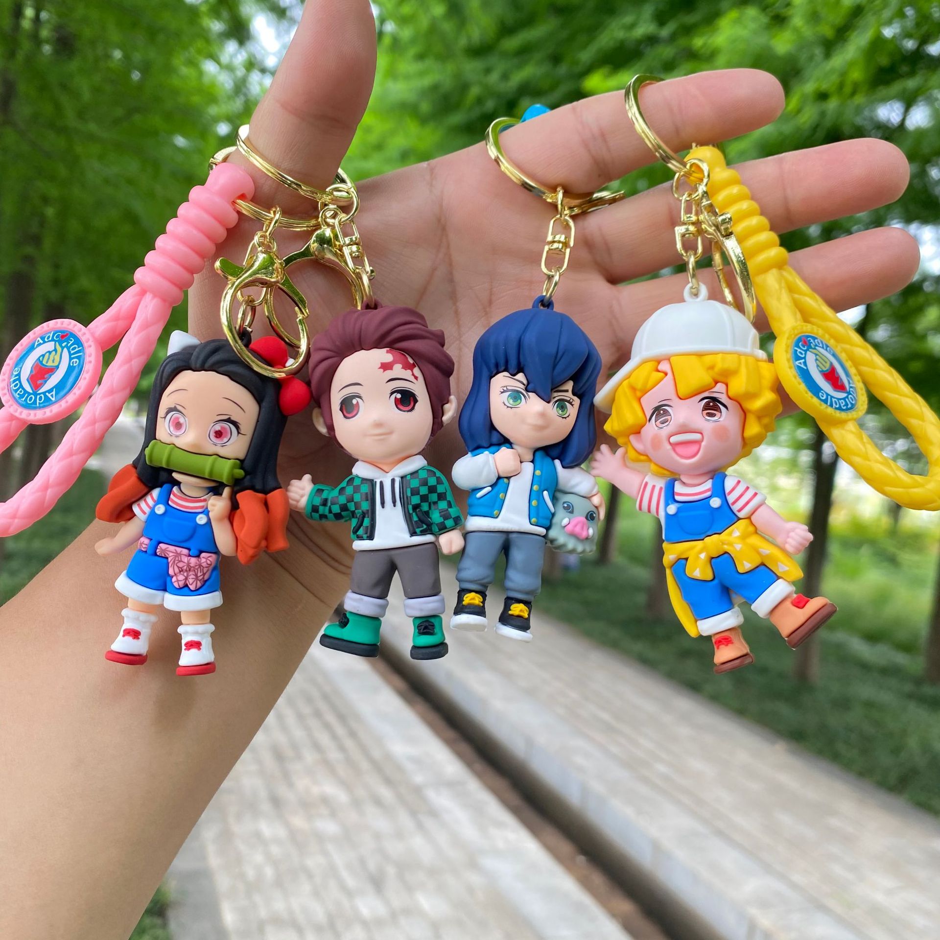 Transfronterizo de dibujos animados fantasma hoja llavero muñeca coche llavero mochila colgante pequeño regalo al por mayor