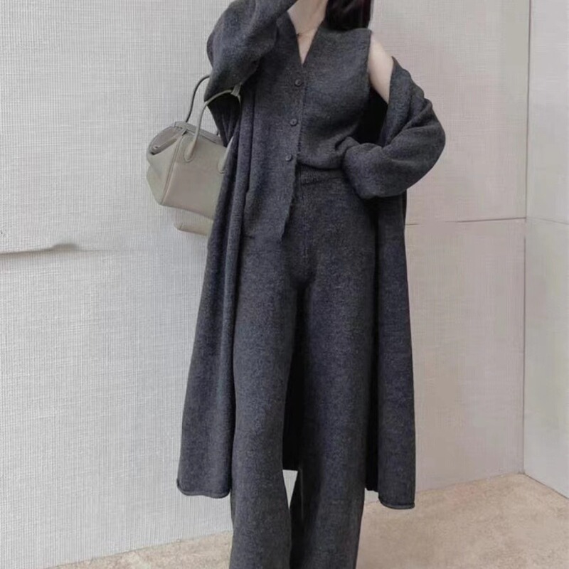 怠惰な風のゆったりした高級セーターセットの女性秋冬スタイルのベストコートのワイドパンツのニットカーディガンの3点セット|undefined