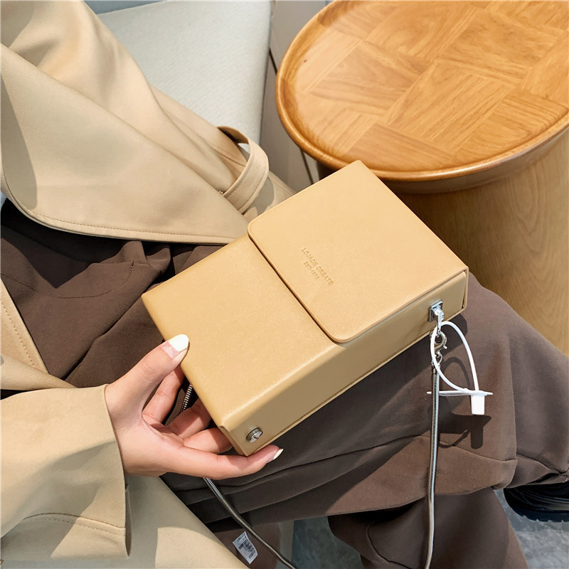 Bolso de mujer 2024 nuevo diseño de nicho bolso de mujer bolsa de cigarrillos bolsa de mensajero mini bolso de lápiz labial bolso de teléfono móvil bolsa de cadena