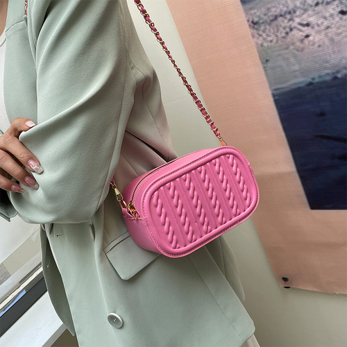 Wholesale 2024 summer new style fashion chain women's shoulder bag high-end embossed crossbody bag versatile portable small square bag