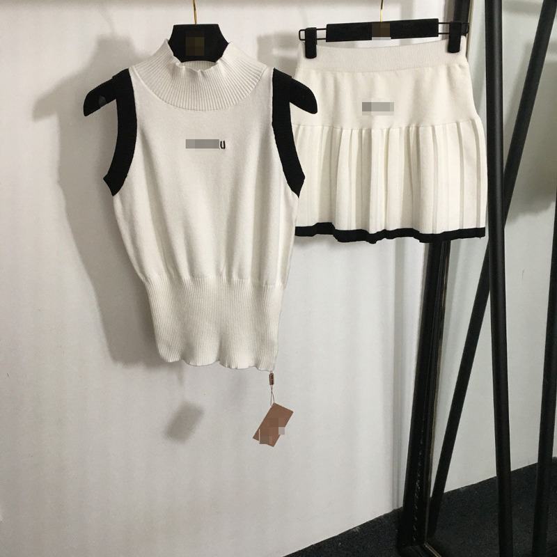 suit Knitted Vest Top Sweater Embroidered Letter Logo Vertical Neck Knitted Vest Knitted Short Half Skirt Pleated Skirt