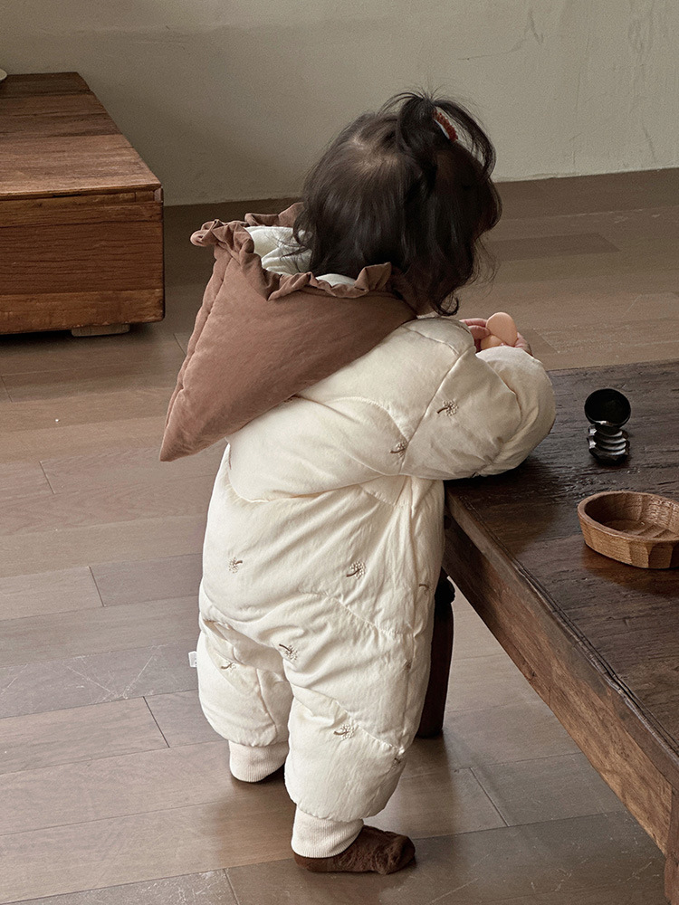2024 invierno engrosamiento cálido ropa de escalada ropa de salida versión coreana mameluco para bebés de estilo occidental 0-2 años mono para bebés 1