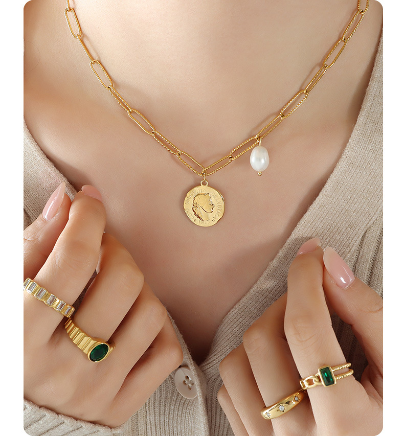 Vintage Style Portrait Titanium Steel Plating Pearl Necklace