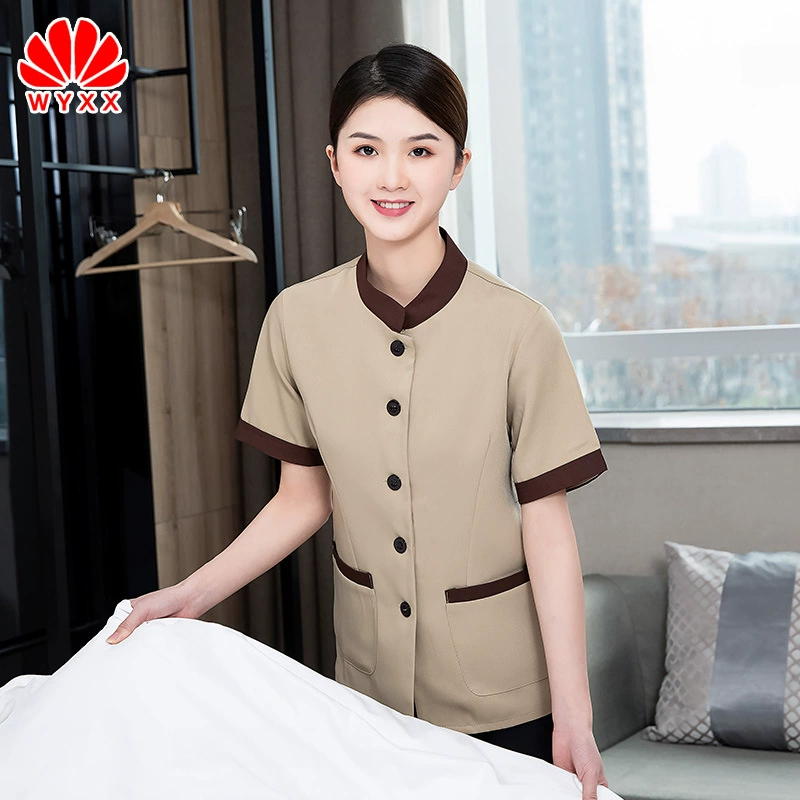 Уборка рабочей одежды Летний отель Тетушка уборщик одежды Имущество гостиничного номера Участник с коротким рукавом Чистка одежды