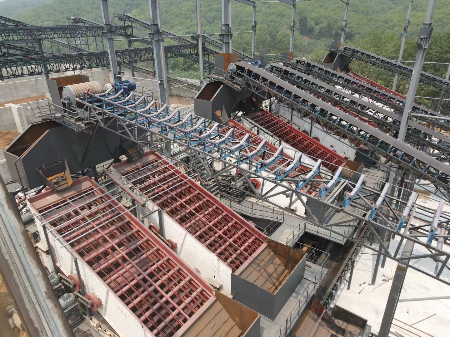 振动筛机 大型砂石振动筛选机 矿用直线筛分设备 砂石分离机 筛分