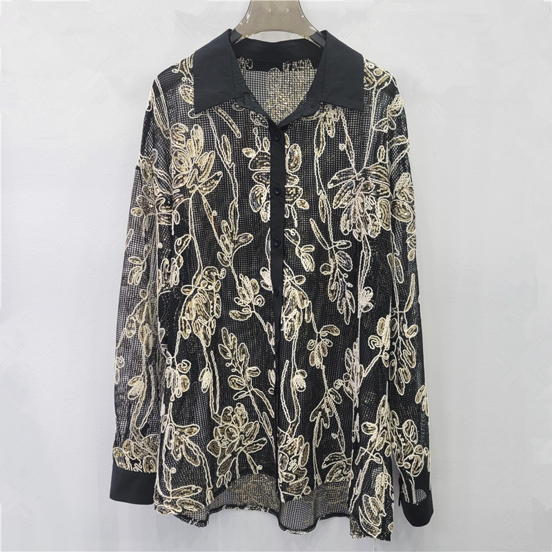 Estación europea 2026 primavera nueva moda con solapa bordada esquinilla hueco universal botón simple camisa de manga larga mujer