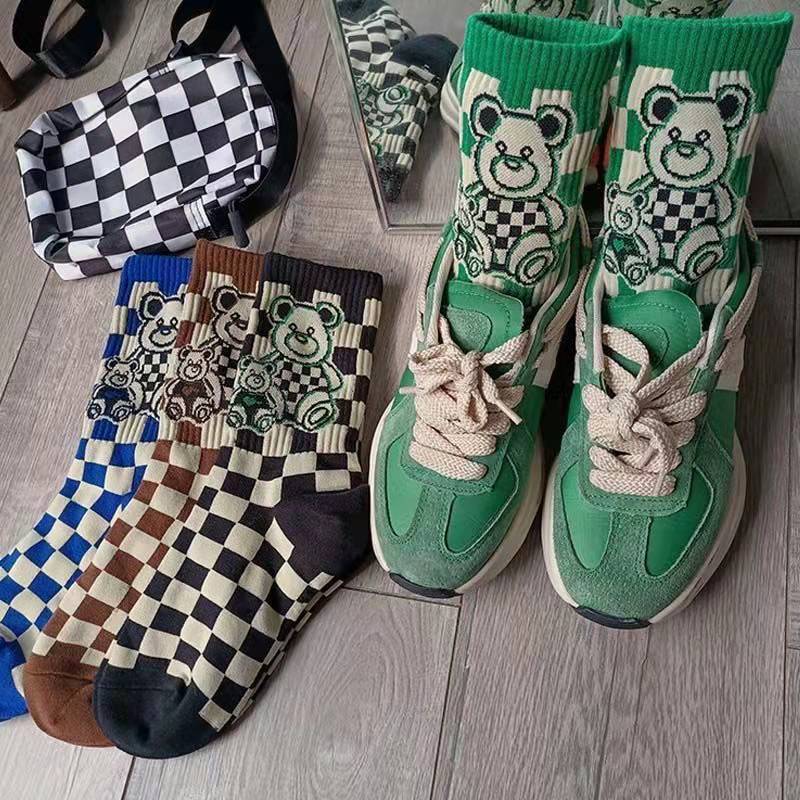 Green Checkerboard Crew Socks With Little Bear Print For Men_voghion.com