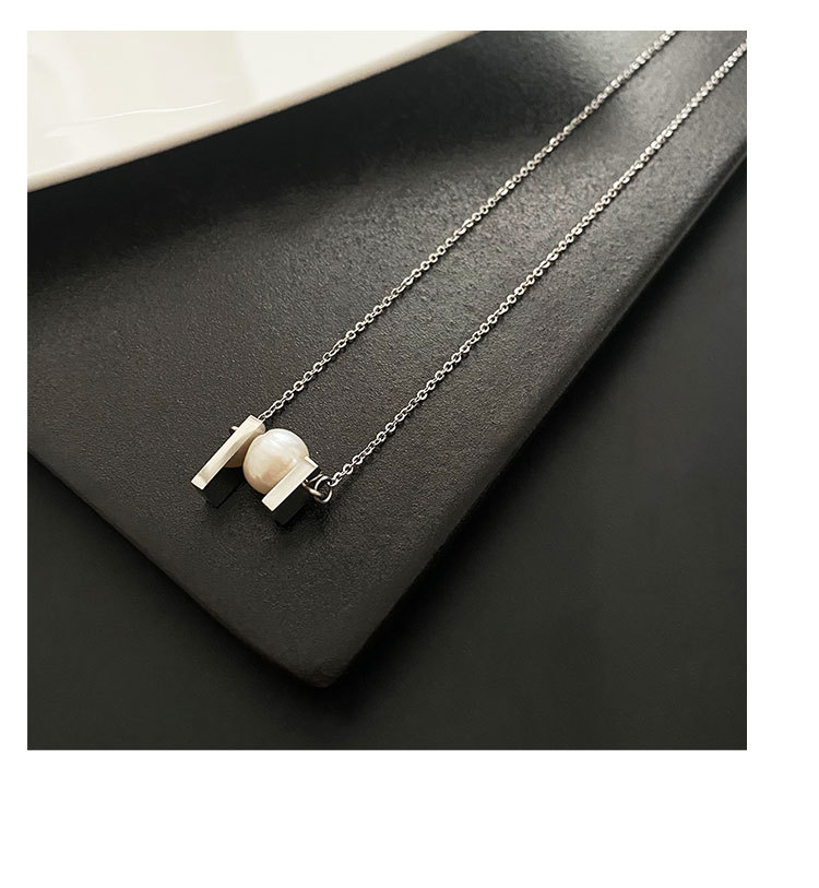 Fashion Solid Color Titanium Steel Pearl Pendant Necklace 1 Piece