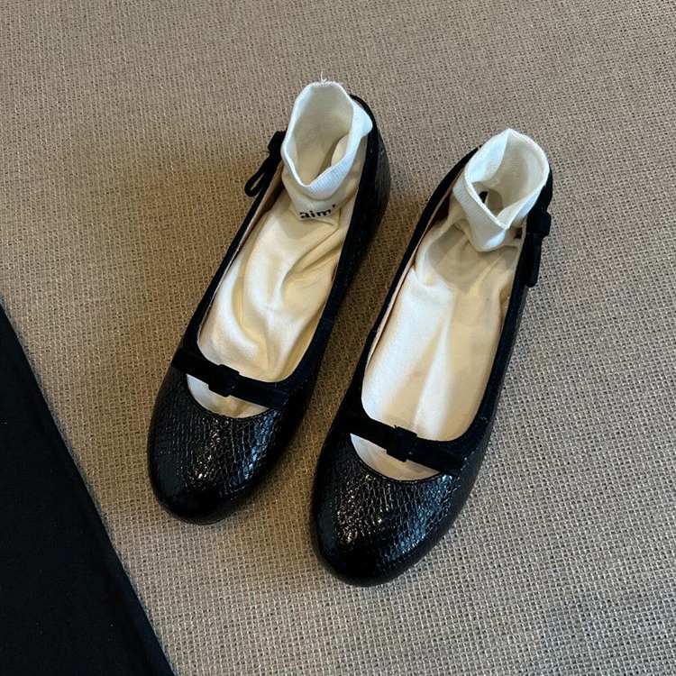 Ранняя весенняя одиночная обувь женская 2025 новая ретро фея поздняя ночь балет плоская подошва и нежный рот