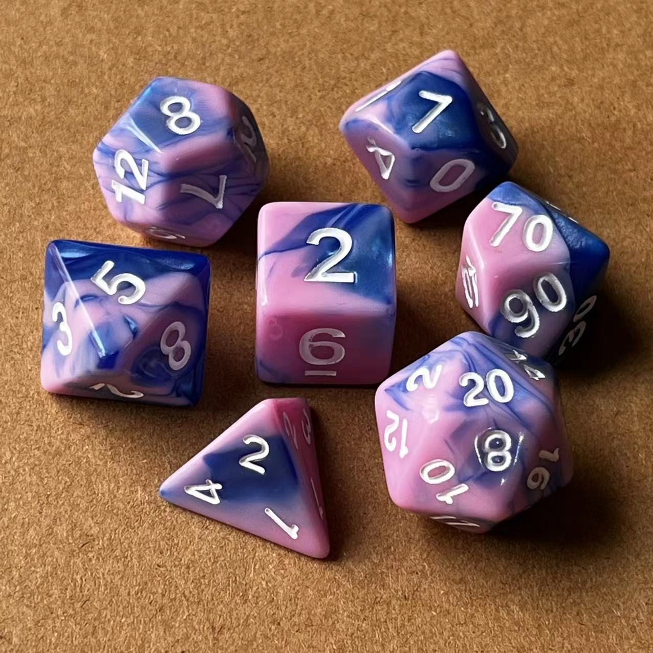 Juego de dados multicolores de dos colores, suministro transfronterizo, juego de 7 piezas, juego de tamiz digital, los dados de juego se pueden combinar