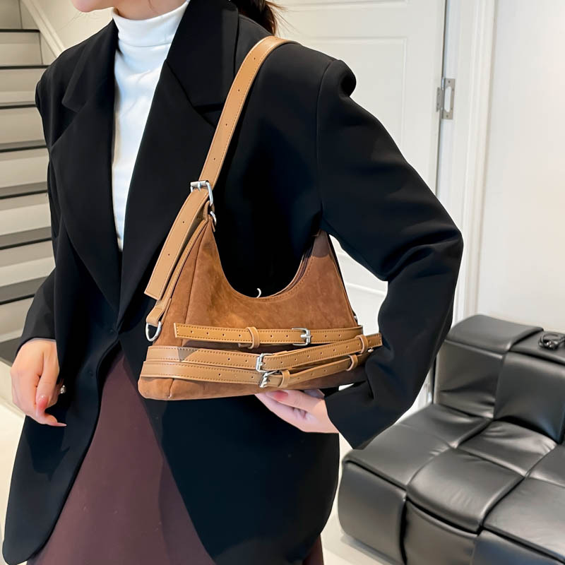 Bolsas de mujer transfronterizas para trabajar, bolsas de brazo para viajar, bolsas de hombro casuales de 2025 nuevas chicas calientes, bolsas de bolsas de bolsillo de mano