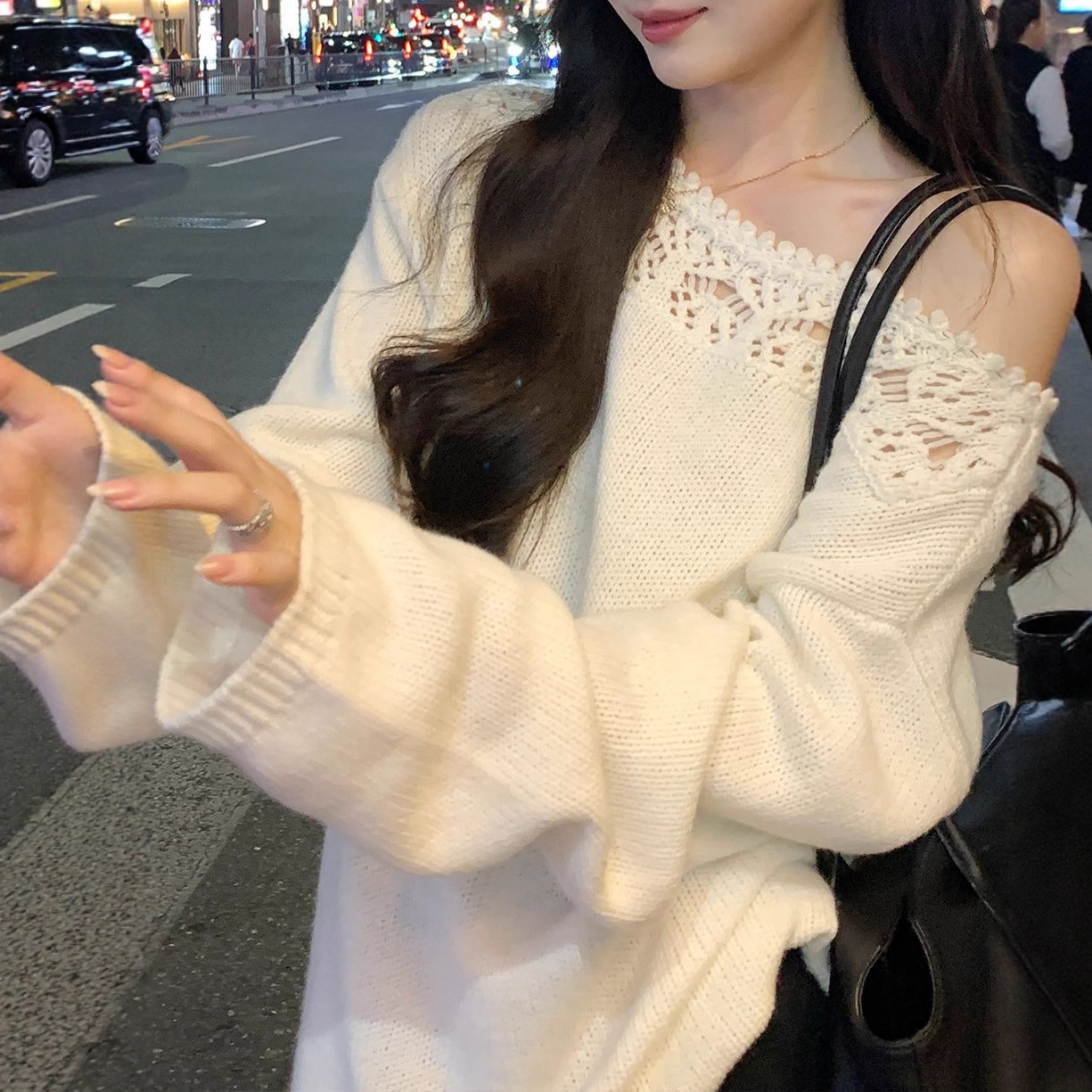 One-Line Collar Cut Out Lace Knitwear for Women in Autumn and Winter New Style Loose Large Size Lazy Style Long-Sleeved Knitwear Top