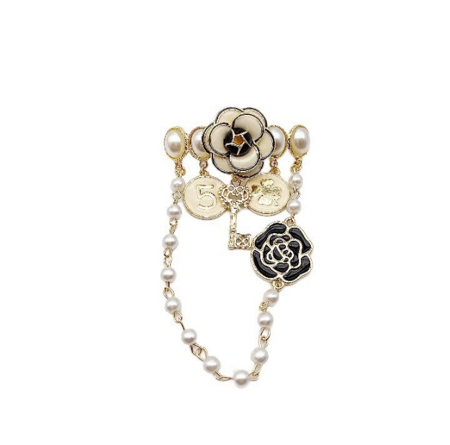 Koreanische Version: Kleine Kamelien-Kettenbrosche im Duftstil für Damen mit Sinn für Design, elegantes 5-Wort-Perlen-Set_voghion.com