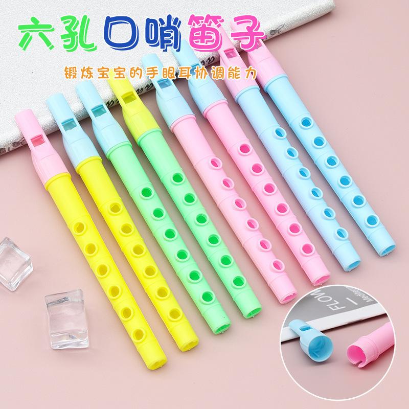 夜市の屋台、小物、義烏の赤い光る小さなおもちゃ、子供向けギフトを販売する屋台|undefined