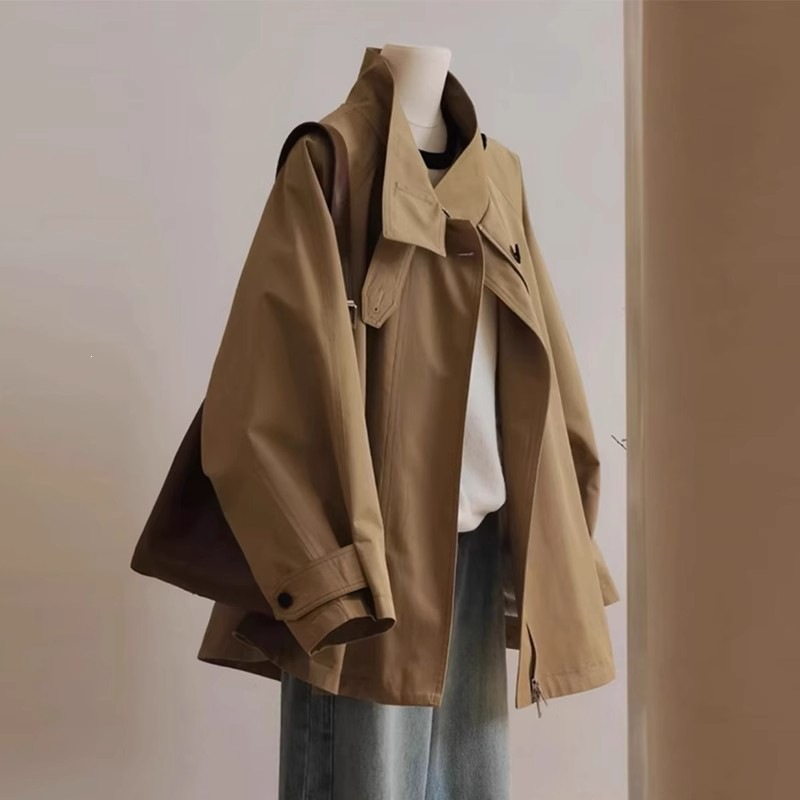 Korean-style British-style khaki stand-collar cape trench coat for petite individuals, fashionable and sophisticated top with a trendy vibe
