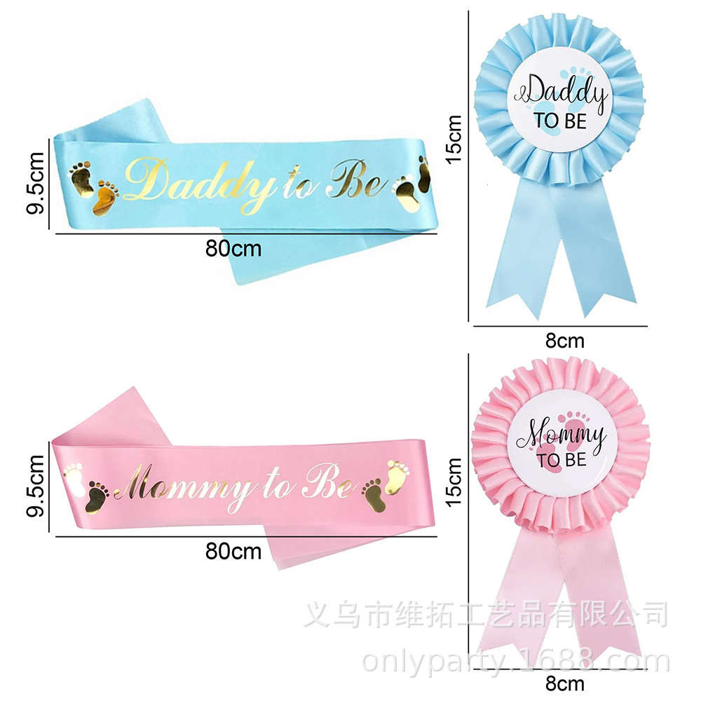 En stock Mamá y Papá etiqueta de la correa de hombro con traje de insignia bronceado mommytobo daddytobo insignia