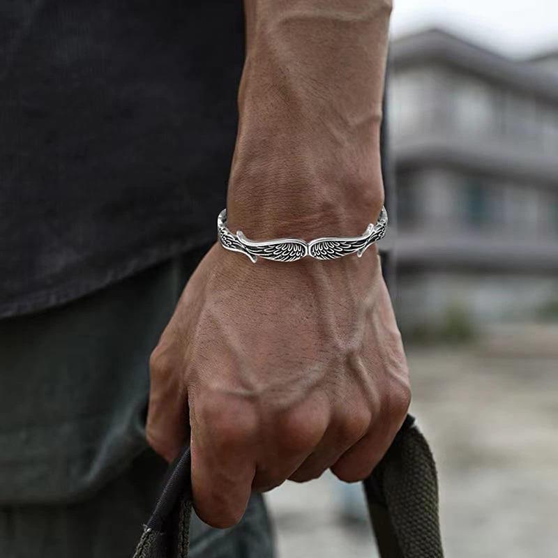 2023 Cruz-frontera de los hombres tejidos giro pulsera personalizada colección nueva europea y americana retro pulsera abierta al por mayor