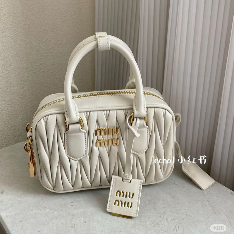 ミュウの新しいプリーツラムスキンボストンスモールボウリングミスハンドバッグシングルショルダークロスボディレディースバッグ|undefined