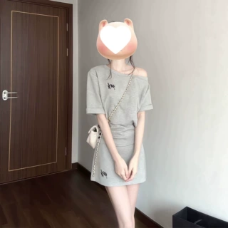 韩系慵懒风休闲套装女2026夏季时尚短款斜肩短袖短裙小个子两件套