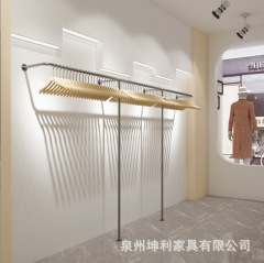衣料品店のディスプレイラック、壁掛けステンレス製ブラシ仕上げ婦人服店サイドハンガー陳列棚、衣類ハンガー