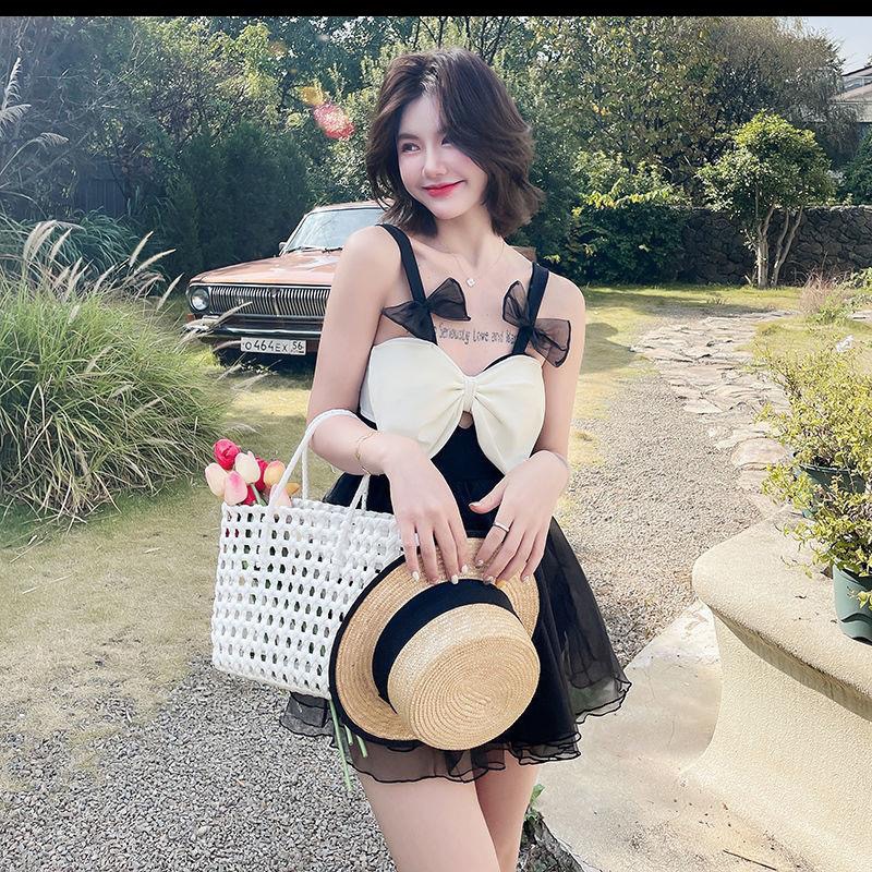 Traje de baño de una pieza de las mujeres de alto grado 2023 Nuevo Conservador cubierta del vientre adelgazante pequeño traje de baño de primavera caliente