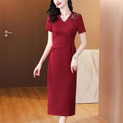 高端婚礼妈妈礼服高贵2025年春季新款年轻喜婆婆婚宴装时尚连衣裙