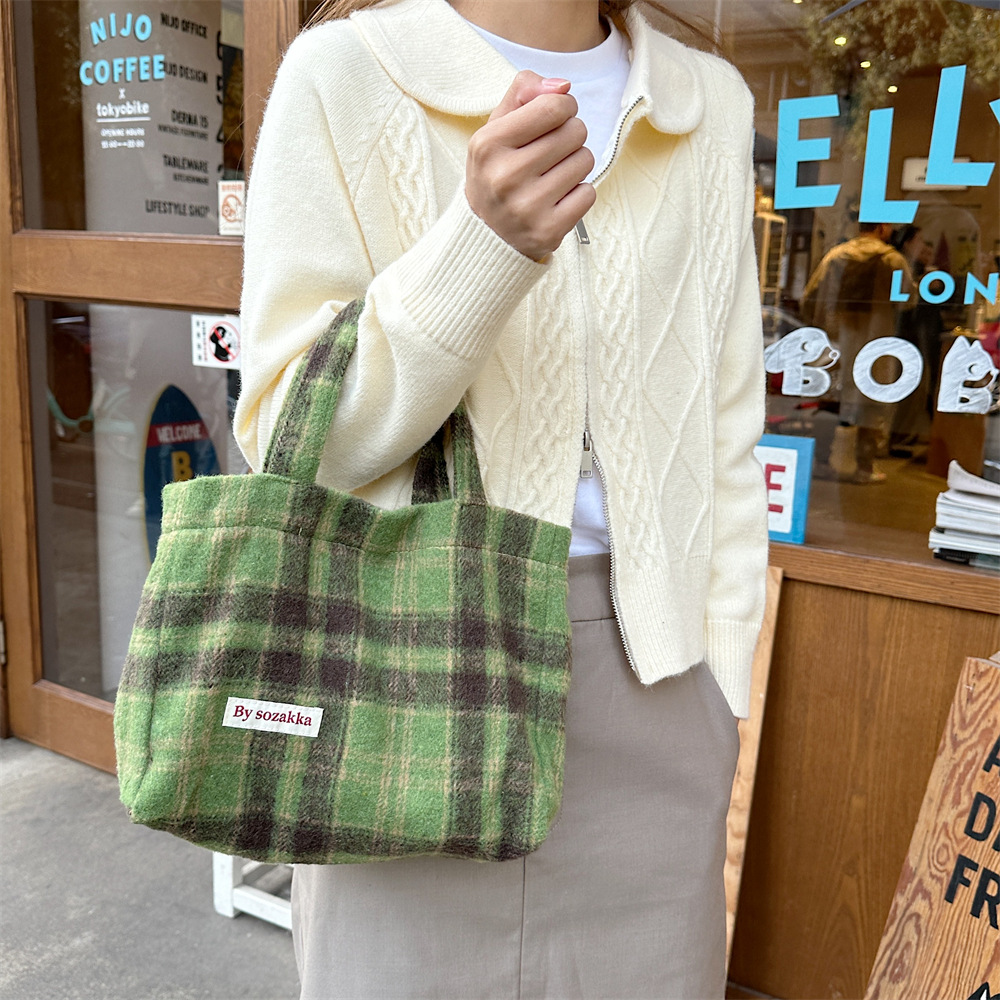 311021 Simple ins retro style woolen multi-color handbag for women, 2023 new checkered autumn and winter women's bag full figure