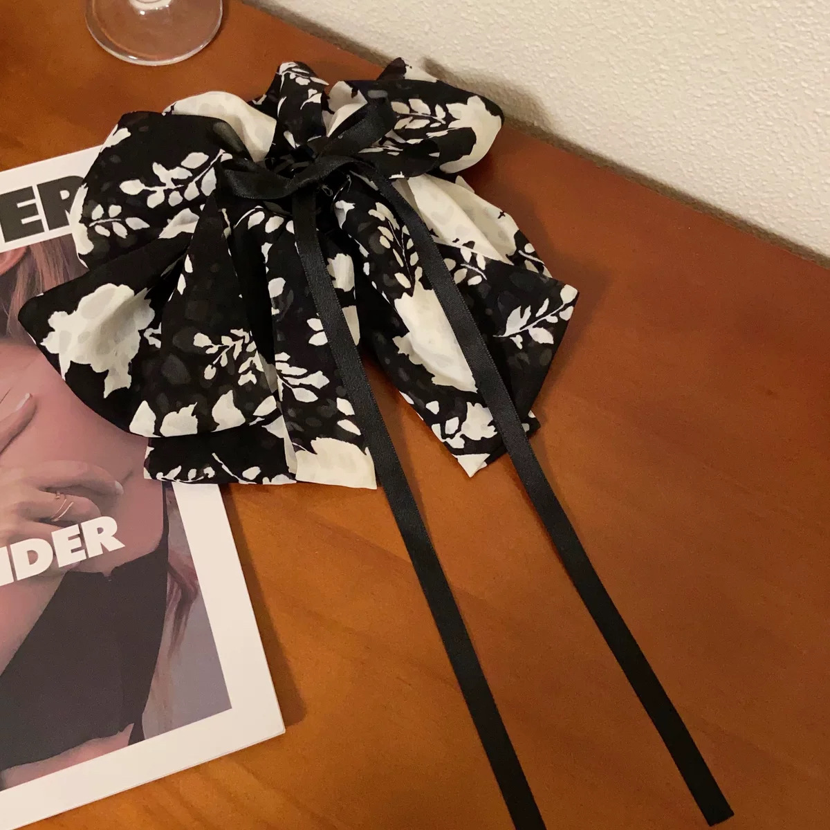 Clip floreale francese in bianco e nero, nuovo nastro con fiocco a nuvola, cucchiaio posteriore, presa versatile, accessorio per capelli alla moda_voghion.com